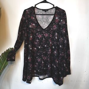Floral V-Neck Black and Pink Women's baby doll Top.  Vintage 90’s​